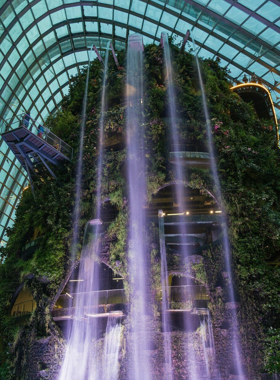 Indoor waterfall on the constructed mountain. Photograph via Wikimedia Commons.